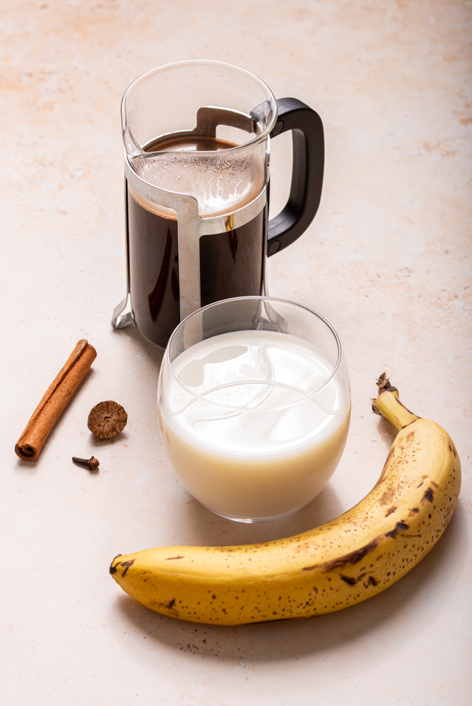 ingredients to make banana coffee