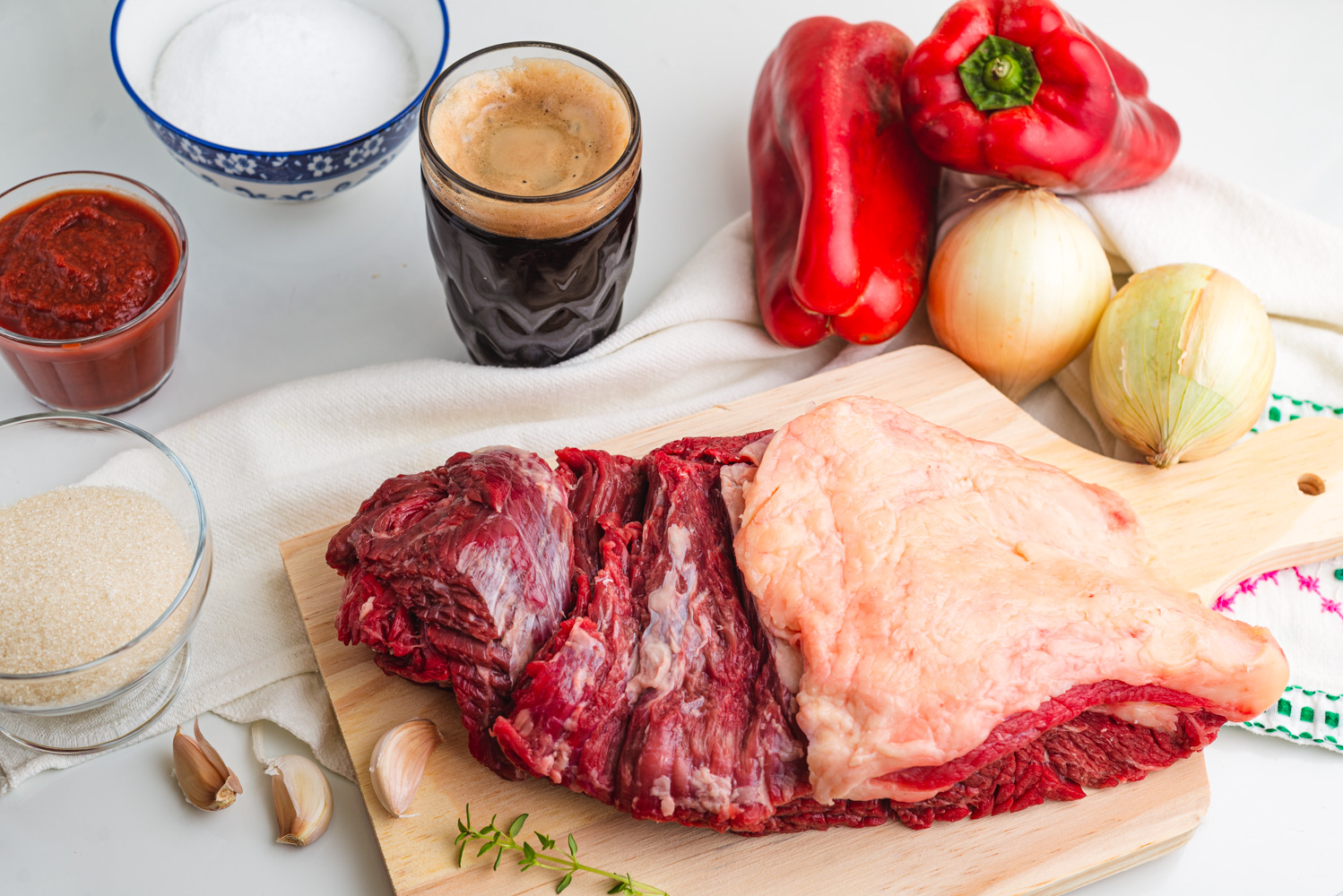 ingredients to prepare flank steak with beer sauce