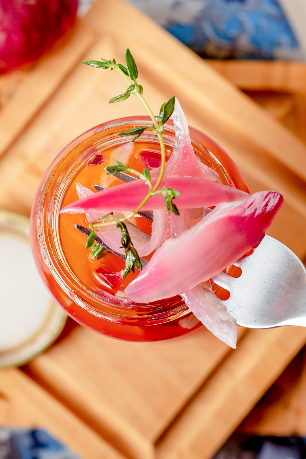 fork with italian pickled onions with thyme-
