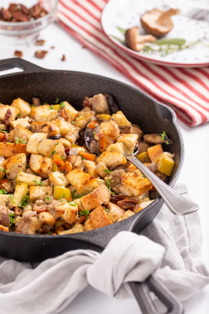 cast iron skillet with stuffing